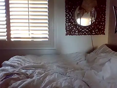 tengocanicas online show from 12.18.24