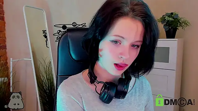 Alina Mills online show from 03.20.25