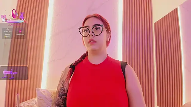 juicy led  online show from 02.25.25