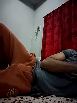 Snapshot of hairy_gun chatting on 12.13.24 hairy gun online show from 12.13.24