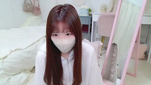 Snapshot of Sayuringo_ chatting on 12.18.24 Sayuringo  online show from 12.18.24