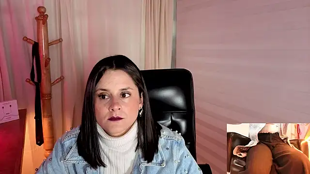 Alice milf  online show from 10.22.25