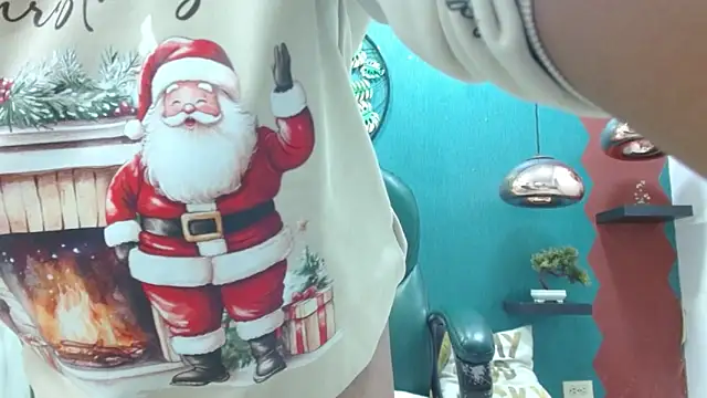 Snapshot of Melikasweetz chatting on 12.24.24 Melikasweetz online show from 12.24.24