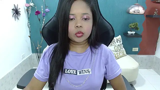 Snapshot of Melikasweetz chatting on 03.05.25 Melikasweetz online show from 03.05.25