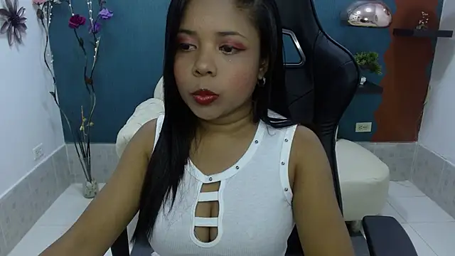 Snapshot of Melikasweetz chatting on 03.21.25 Melikasweetz online show from 03.21.25