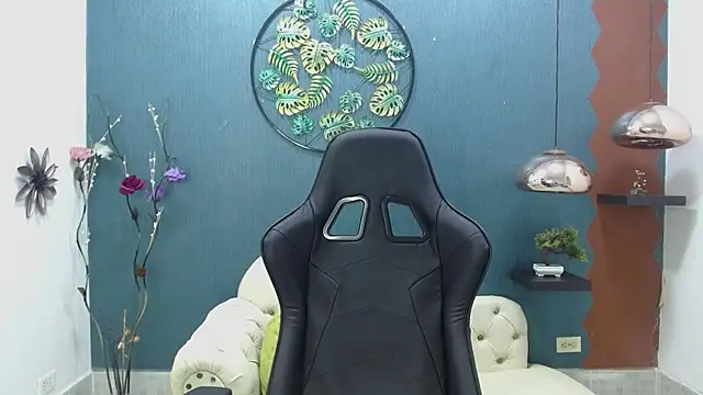 Snapshot of Melikasweetz chatting on 03.21.25 Melikasweetz online show from 03.21.25