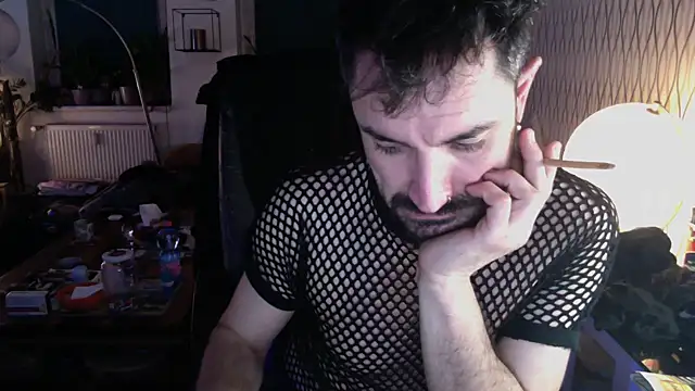 Snapshot of tomz0819 chatting on 02.25.25 tomz0819 online show from 02.25.25