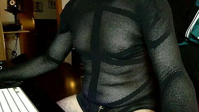 Snapshot of tomz0819 chatting on 09.13.25 tomz0819 online show from 09.13.25