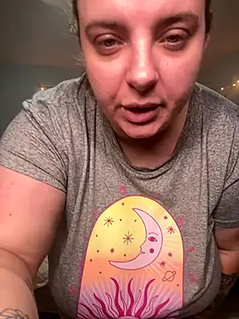 Snapshot of lairarose chatting on 11.12.25 lairarose online show from 11.12.25
