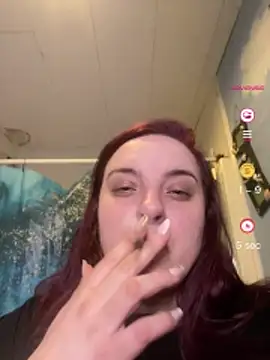 Snapshot of lairarose chatting on 04.24.26 lairarose online show from 04.24.26
