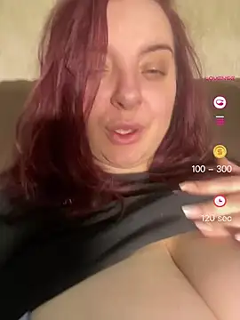 Snapshot of lairarose chatting on 04.25.26 lairarose online show from 04.25.26
