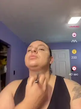 Snapshot of lairarose chatting on 07.15.26 lairarose online show from 07.15.26