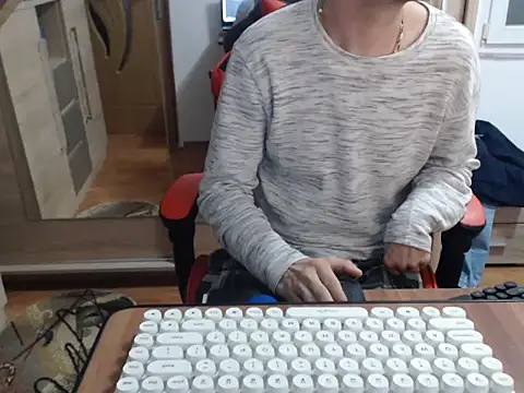uncutguy01 online show from 10.04.25
