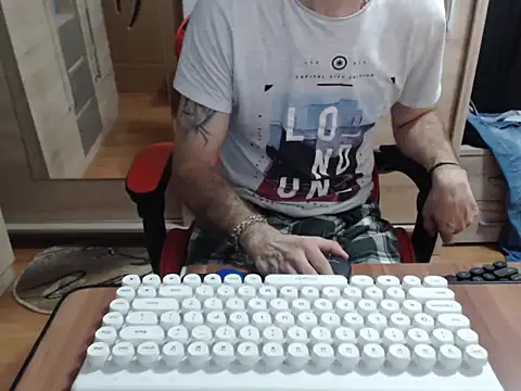 uncutguy01 online show from 10.18.25