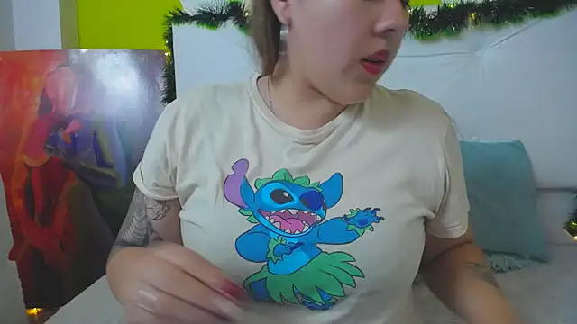Snapshot of LinaBrowm chatting on 12.28.24 LinaBrowm online show from 12.28.24