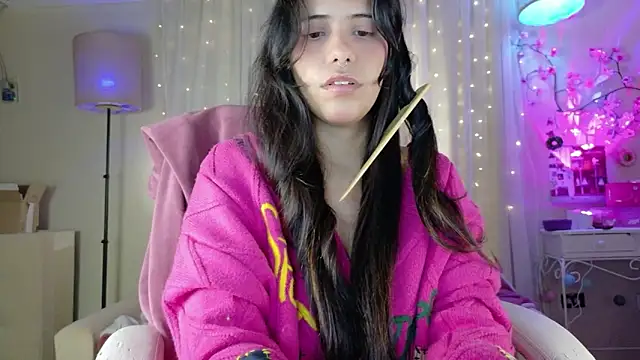 Snapshot of AllisonCatUwU chatting on 04.24.26 AllisonCatUwU online show from 04.24.26