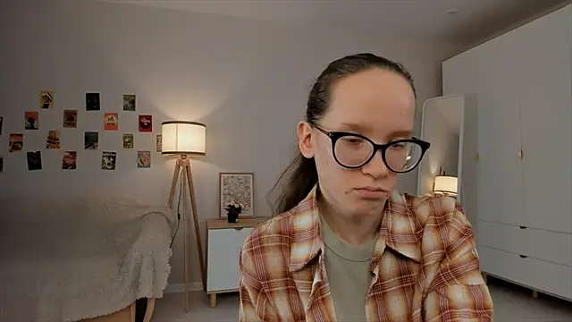 BettyBrowni online show from 03.17.25