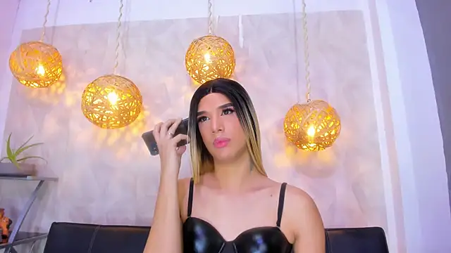 victoria aleia  online show from 03.06.25