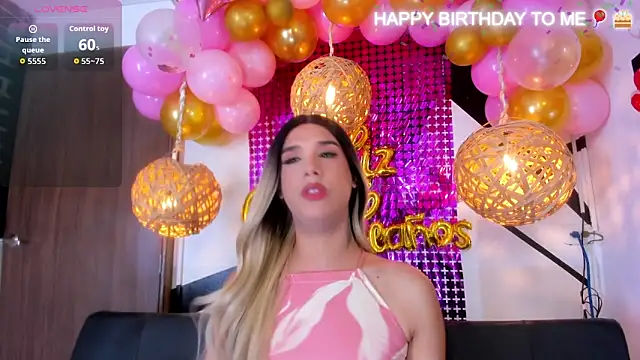 victoria aleia  online show from 10.31.25