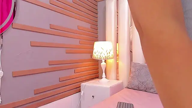 Snapshot of EmmyCruzZ chatting on 02.07.26 EmmyCruzZ online show from 02.07.26