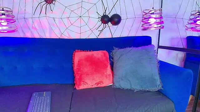 sarah banks1 online show from 11.29.25