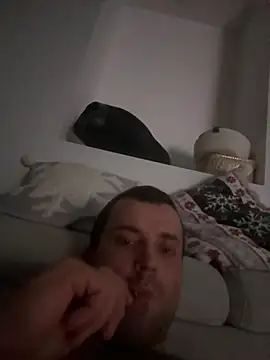 Snapshot of MateoKimiBi chatting on 12.11.24 MateoKimiBi online show from 12.11.24