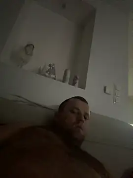 Snapshot of MateoKimiBi chatting on 12.20.24 MateoKimiBi online show from 12.20.24