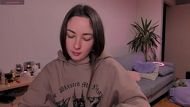 Snapshot of cClandesTina chatting on 12.16.24 cClandesTina online show from 12.16.24