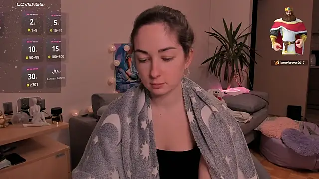 Snapshot of cClandesTina chatting on 12.23.24 cClandesTina online show from 12.23.24