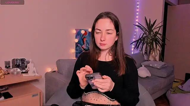 Snapshot of cClandesTina chatting on 12.25.24 cClandesTina online show from 12.25.24