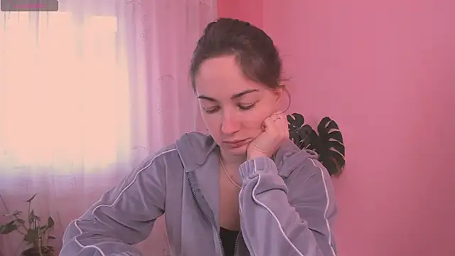 Snapshot of cClandesTina chatting on 03.17.25 cClandesTina online show from 03.17.25