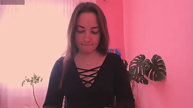 Snapshot of cClandesTina chatting on 03.19.25 cClandesTina online show from 03.19.25