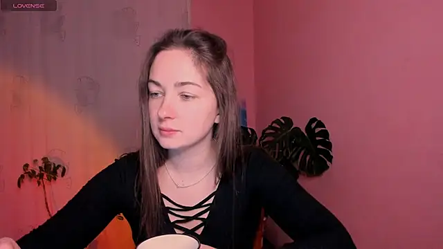 Snapshot of cClandesTina chatting on 03.19.25 cClandesTina online show from 03.19.25