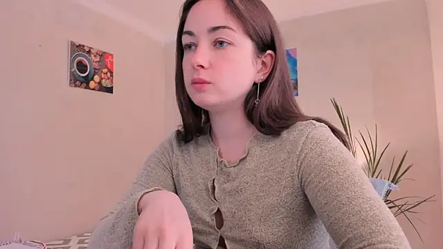 Snapshot of cClandesTina chatting on 09.19.25 cClandesTina online show from 09.19.25