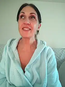 Snapshot of JasmineNoir2 chatting on 12.12.24 JasmineNoir2 online show from 12.12.24