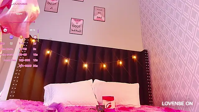 littleebluee online show from 02.08.25