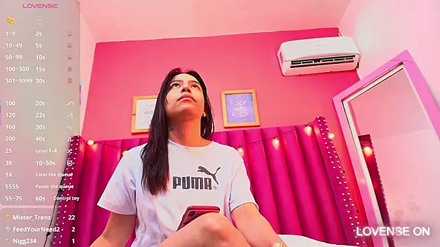 littleebluee online show from 02.13.25