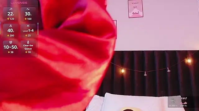 littleebluee online show from 11.19.25