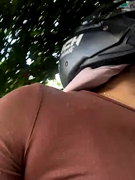 Pretty Isadora online show from 11.23.25