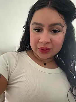 Pretty Isadora online show from 02.14.26