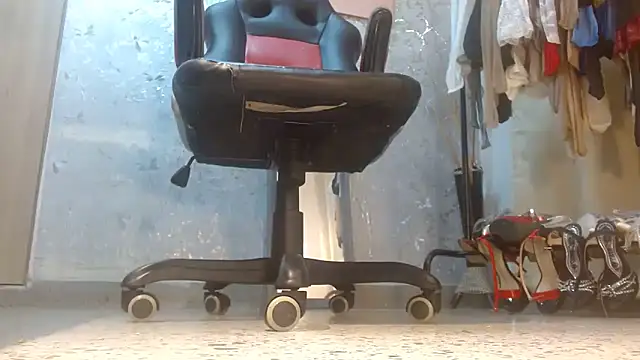 Samantabrown  online show from 04.04.26