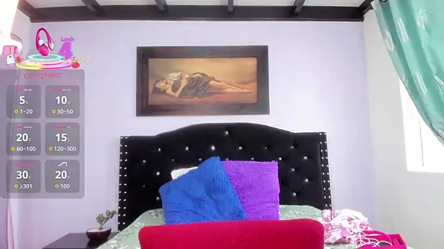 Snapshot of Alexandra_Torress chatting on 10.14.25 Alexandra Torress online show from 10.14.25