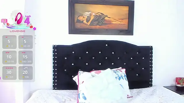 Snapshot of Alexandra_Torress chatting on 12.20.25 Alexandra Torress online show from 12.20.25