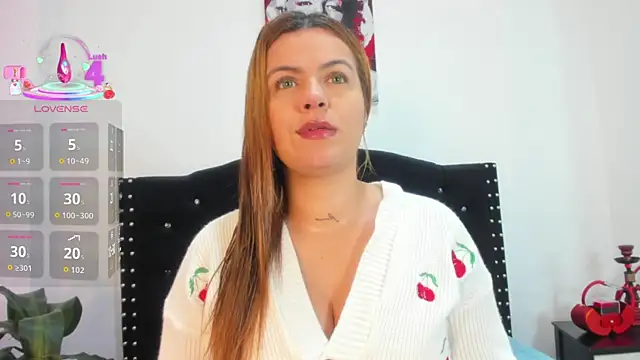 Snapshot of Alexandra_Torress chatting on 07.21.26 Alexandra Torress online show from 07.21.26