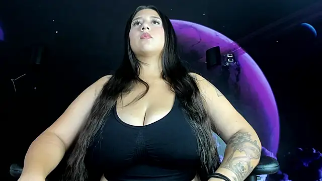 Snapshot of Lau_Beauty chatting on 01.25.25 Lau Beauty online show from 01.25.25