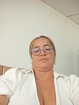 natally ross21 online show from 10.25.25