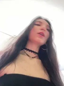 Snapshot of loly-yandere chatting on 12.17.24 loly-yandere online show from 12.17.24