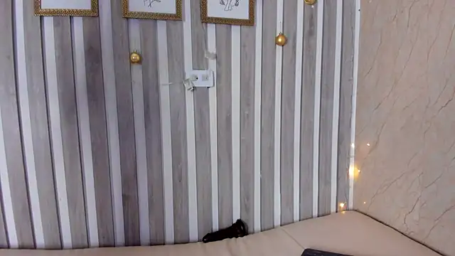 Snapshot of sabrinahimss chatting on 12.22.24 sabrinahimss online show from 12.22.24