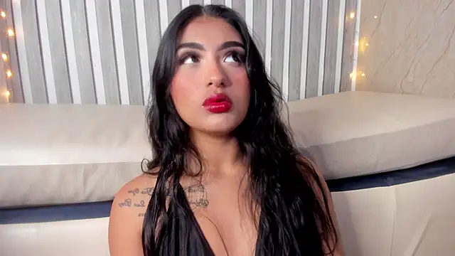 Snapshot of sabrinahimss chatting on 12.22.24 sabrinahimss online show from 12.22.24