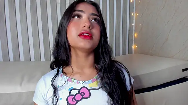 Snapshot of sabrinahimss chatting on 12.27.24 sabrinahimss online show from 12.27.24